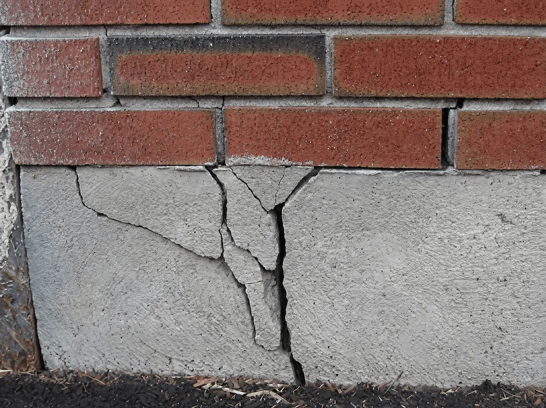 Concrete foundation with serious structural damage in Los Angeles, CA